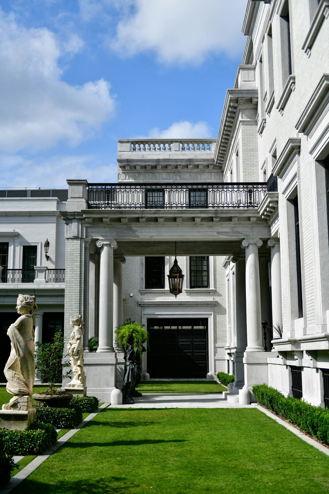 celebrity home exterior