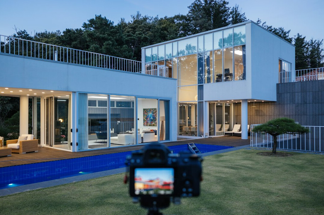 modern luxury home tech